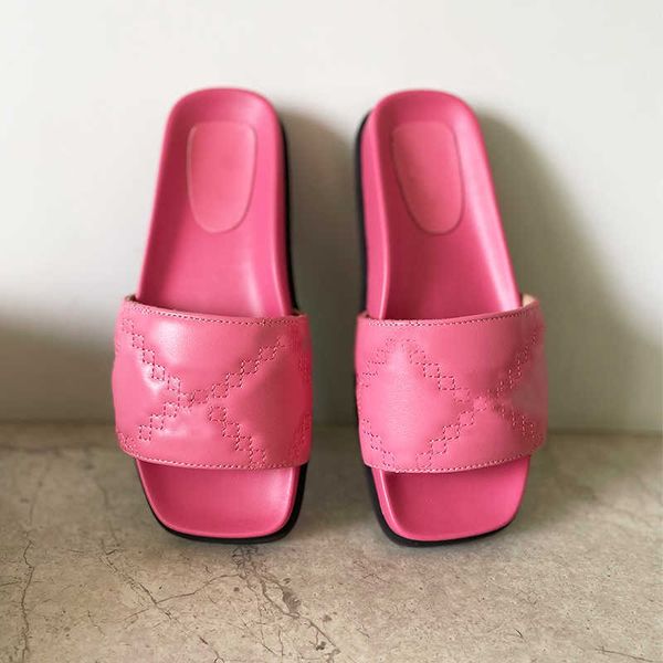 men woman sandals summer fashion slippers thick bottoms slipper platform lady bright leather beach shoes 35-45 with box no435, Black
men woman sandals summer fashion slippers thick bottoms slipper platform lady bright leather beach shoes 35-45 with box no435, Black