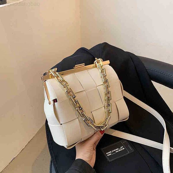 cassette outdoor sports designer venetas bottegas bagswomen's version chain woven small square hand shoulder messenger
cassette outdoor sports designer venetas bottegas bagswomen's version chain woven small square hand shoulder messenger