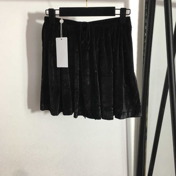 23ss designer brand skirt womens sequin letter velvet short skirt versatile women clothing, Black;gray
23ss designer brand skirt womens sequin letter velvet short skirt versatile women clothing, Black;gray