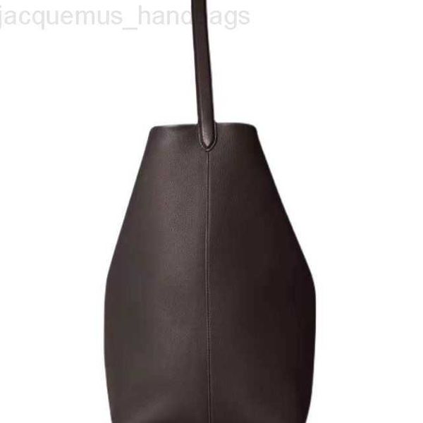 the row the designer bags small and versatile new tote bucket large capacity single shoulder bag portable real leather quality
the row the designer bags small and versatile new tote bucket large capacity single shoulder bag portable real leather quality