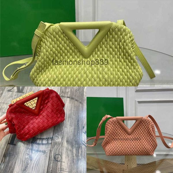 large handbag tote women shoulder leather bag designer crossbody packs female fitne luggage woven bag plush fashion bags
large handbag tote women shoulder leather bag designer crossbody packs female fitne luggage woven bag plush fashion bags