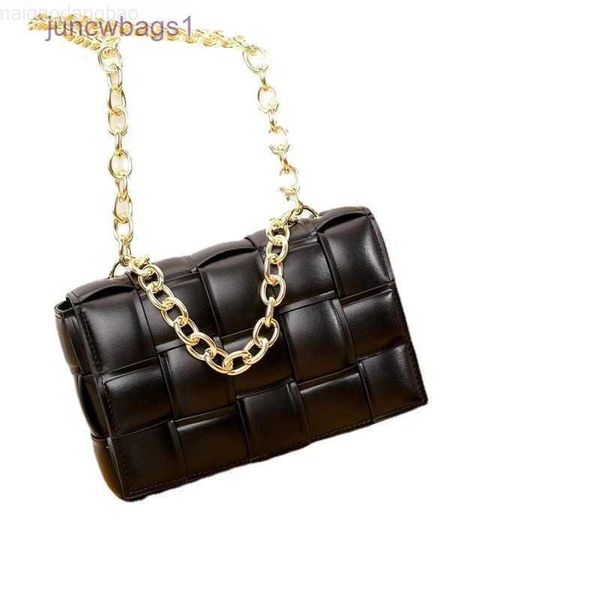 bags venetas bottegas cassette new autumn and winter 2021 chain satchel woven pillow bag women's lady s shoulder
bags venetas bottegas cassette new autumn and winter 2021 chain satchel woven pillow bag women's lady s shoulder