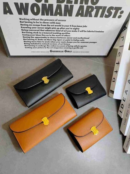 2023 fashion lady wallets leather designer women long and short coin purse classic card holder with box, Red;black
2023 fashion lady wallets leather designer women long and short coin purse classic card holder with box, Red;black