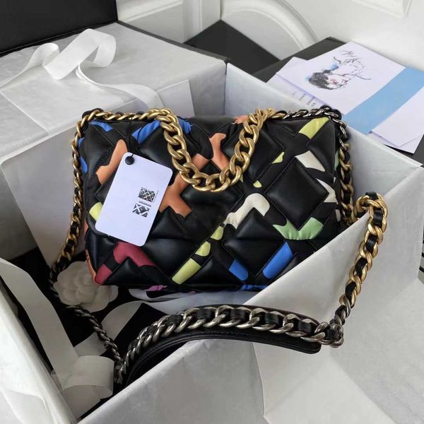channel 22ss new spring/summer series 19 bag rainbow printed fabric three patchwork colors
channel 22ss new spring/summer series 19 bag rainbow printed fabric three patchwork colors