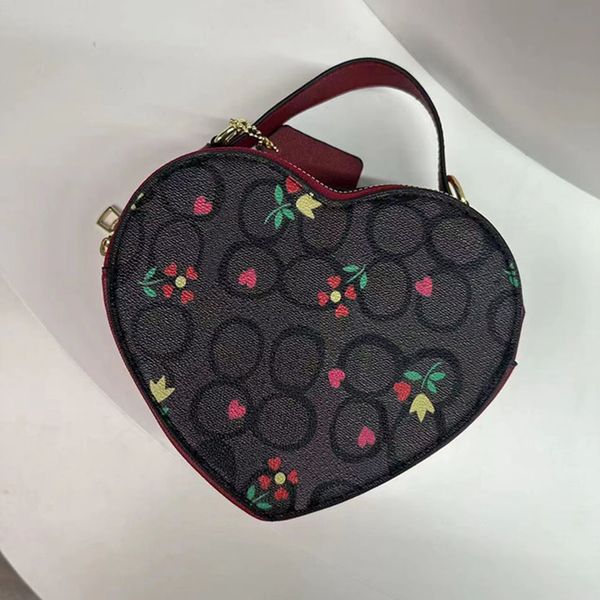 evening bag luxury tide of heart-shaped peach heart love his little type locks packagesingle inclined shoulder bag
evening bag luxury tide of heart-shaped peach heart love his little type locks packagesingle inclined shoulder bag