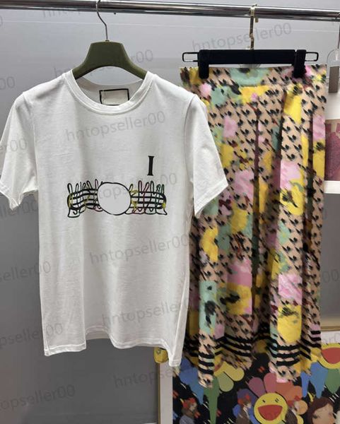2023 two piece dresses set women designer clothing summer fashion casual loose black short sleeve with pleated skirt suit classic poppy prin, White
2023 two piece dresses set women designer clothing summer fashion casual loose black short sleeve with pleated skirt suit classic poppy prin, White