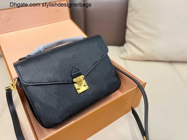 shoulder bags luxurys designers bag embossing flower pochette women handbag messenger bags genuine leather metis elegant womens shoulder cro
shoulder bags luxurys designers bag embossing flower pochette women handbag messenger bags genuine leather metis elegant womens shoulder cro