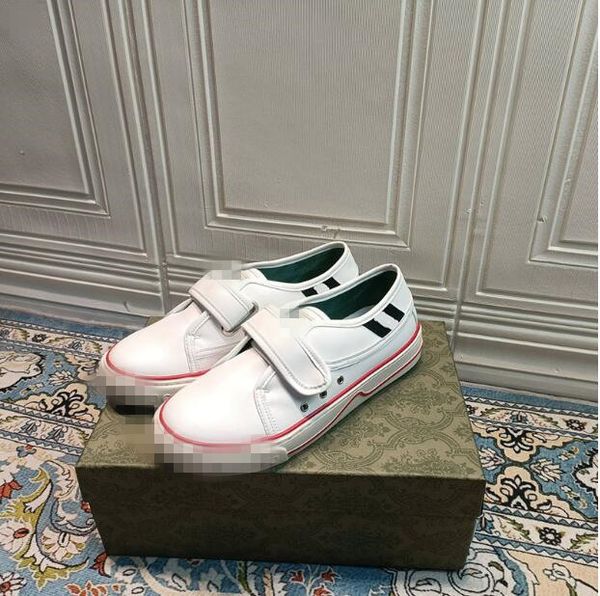 retro washed casual shoes embroidered designers tennis casual sneakers canvas vintage high rubber women men sole denim shoe shoes jacquard 3, Black
retro washed casual shoes embroidered designers tennis casual sneakers canvas vintage high rubber women men sole denim shoe shoes jacquard 3, Black