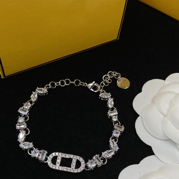 2023 high-end luxury designer high-quality famous brand bracelet necklace earring set famous brand jewelry bracelet gift, wedding party has, Golden;silver
2023 high-end luxury designer high-quality famous brand bracelet necklace earring set famous brand jewelry bracelet gift, wedding party has, Golden;silver