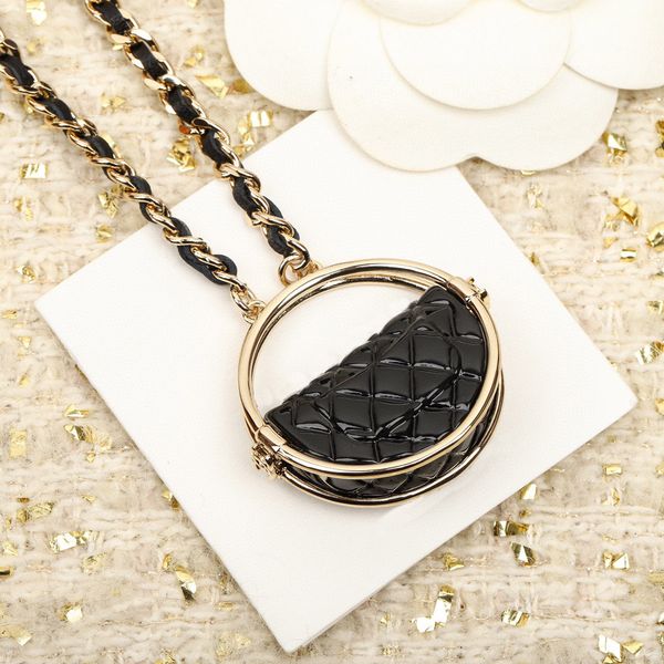 luxury quality charm round shape pendant necklace handbag design and black genuine leather have box stamp brooch ps3909, Silver
luxury quality charm round shape pendant necklace handbag design and black genuine leather have box stamp brooch ps3909, Silver