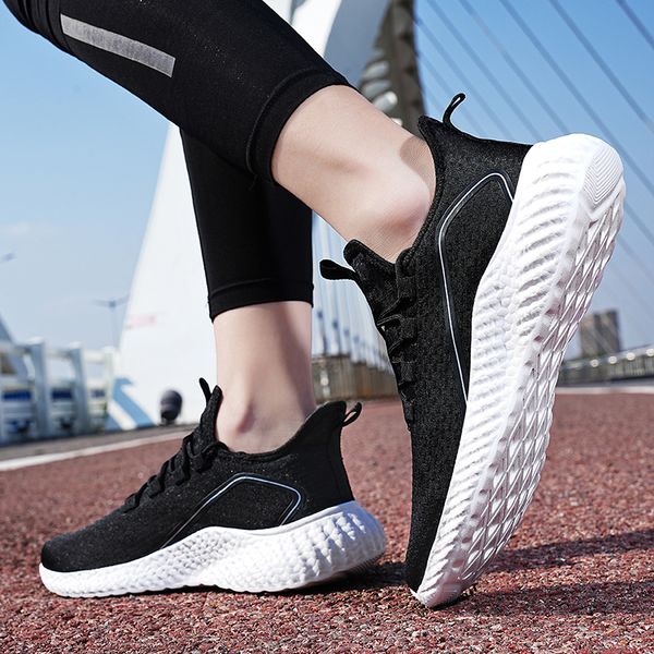 mens women sports casual shoes triple s black white sneakers man trainer running shoe10
mens women sports casual shoes triple s black white sneakers man trainer running shoe10