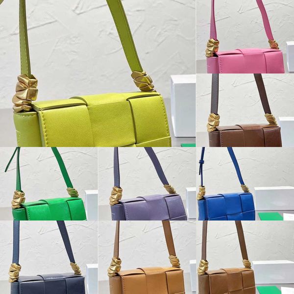 flap chain crossbody shoulder bags designer catwalk oil wax leather shoulder bags designer fashion handbags claic multifunctional rhombus di
flap chain crossbody shoulder bags designer catwalk oil wax leather shoulder bags designer fashion handbags claic multifunctional rhombus di