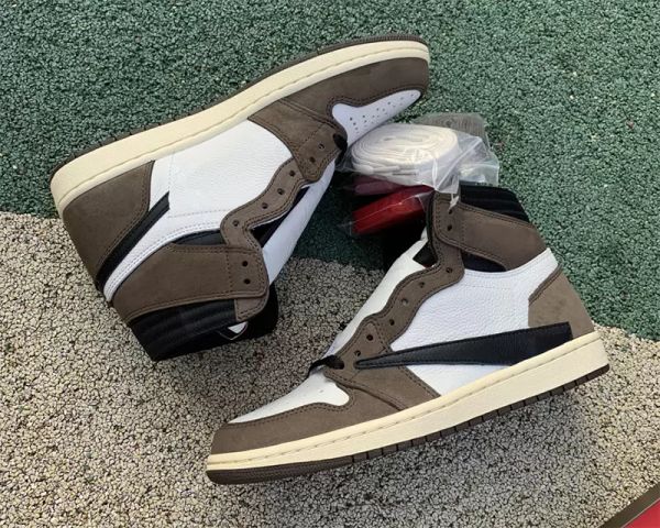 2023 travis scotts x jumpman 1 basketball shoes retro high og mocha men/women outdoor sneakers sports with original box fast delivery
2023 travis scotts x jumpman 1 basketball shoes retro high og mocha men/women outdoor sneakers sports with original box fast delivery