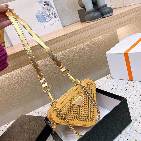classic triangle designer bag chain shoulder bags women purse handbag luxury rhinestones crossbody bags mini triangle bags lady wallet 23021
classic triangle designer bag chain shoulder bags women purse handbag luxury rhinestones crossbody bags mini triangle bags lady wallet 23021