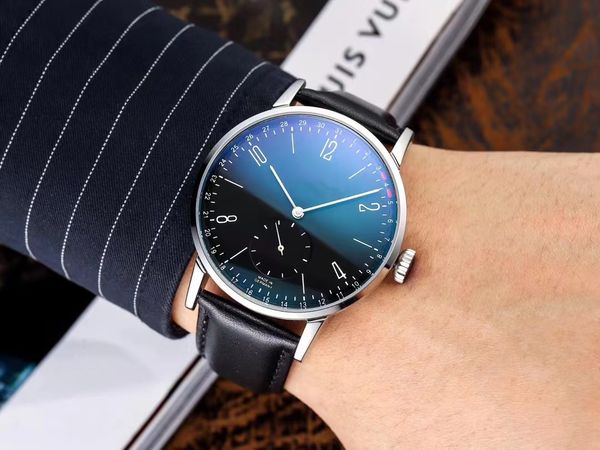 classic men's mechanical wristwatch, simple five-digit arabic time scale and small three-pin design style, Slivery;golden
classic men's mechanical wristwatch, simple five-digit arabic time scale and small three-pin design style, Slivery;golden