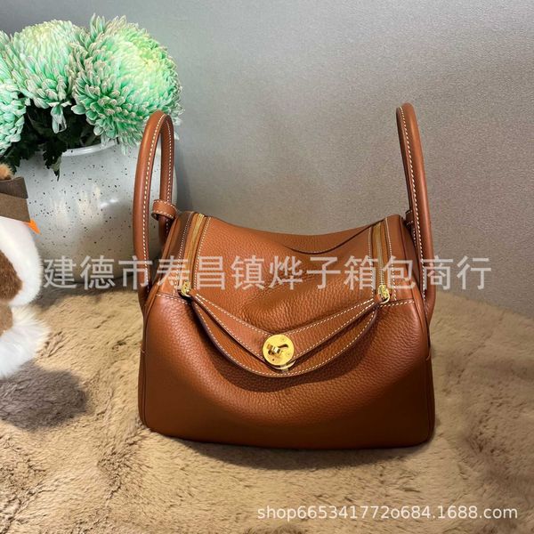original designer h lind casual bags 2023 new black gold lindys26tc solid leather shoulder bag cross body fashion casual women s
original designer h lind casual bags 2023 new black gold lindys26tc solid leather shoulder bag cross body fashion casual women s