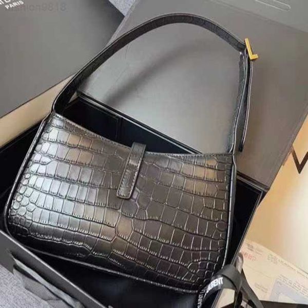 wholesale women black leather mini alligator armpit luxury bags black shoulder bag handbag
wholesale women black leather mini alligator armpit luxury bags black shoulder bag handbag