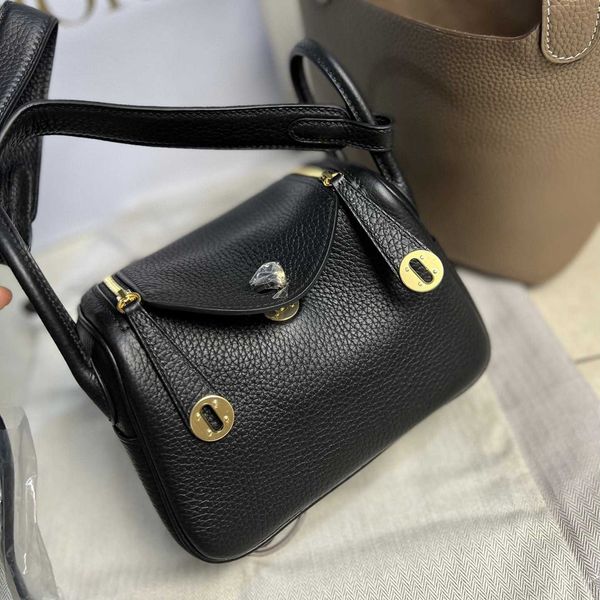 original designer h lind casual bag genuine leather women bag aijia handmade tc cowhide mini lindys ingle houlder cro body cabe baket
original designer h lind casual bag genuine leather women bag aijia handmade tc cowhide mini lindys ingle houlder cro body cabe baket