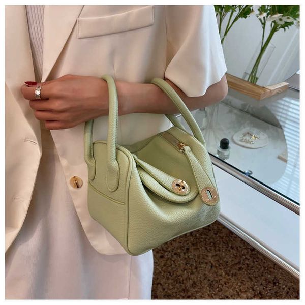 h lind luxurys handbag new mini pillow lychee grain togo leather women oft one houlder meenger doctor
h lind luxurys handbag new mini pillow lychee grain togo leather women oft one houlder meenger doctor