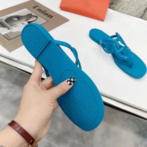 designer women's slippers new summer flat sandals comfortable beach flip-flops 35-41 with box, Black
designer women's slippers new summer flat sandals comfortable beach flip-flops 35-41 with box, Black