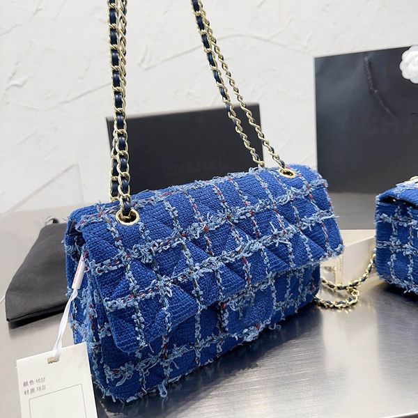 danning fragmented flowers quilted women classic shoulder bag large capacity matelasse chain versatile luxury designer bag trend crossbody c 
danning fragmented flowers quilted women classic shoulder bag large capacity matelasse chain versatile luxury designer bag trend crossbody c