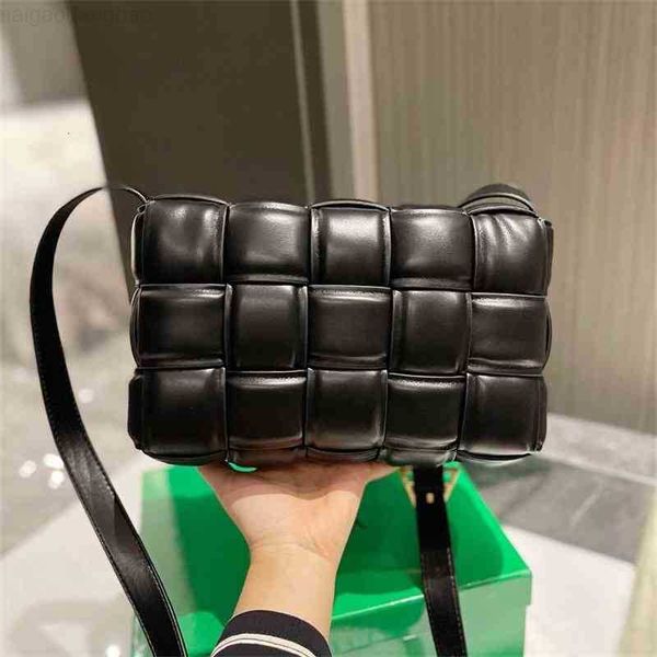 handbags venetasss designer s bag female 2022 new cassette leather woven small square bag yang mi's same fetal sheepskin one shoulder p
handbags venetasss designer s bag female 2022 new cassette leather woven small square bag yang mi's same fetal sheepskin one shoulder p