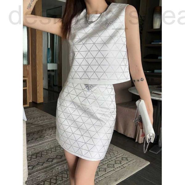 casual dresses designer kardashian same paragraph spring and summer drill sleeveless suit triangle decoration slimming appearance tank short, Black;gray
casual dresses designer kardashian same paragraph spring and summer drill sleeveless suit triangle decoration slimming appearance tank short, Black;gray