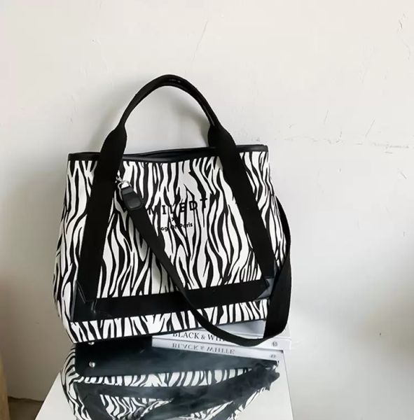 hbp fashion letter print canvas bag large capacity totes women handbags shoulder bags for students lady big purses, Black;red
hbp fashion letter print canvas bag large capacity totes women handbags shoulder bags for students lady big purses, Black;red