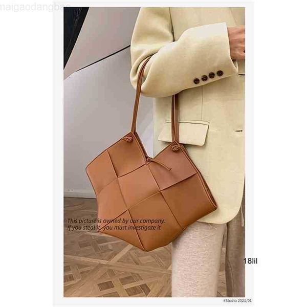 handbags designer venetasss 2022 bottegas olesale spring and summer linggetuote bag tote large capacity single shoulder armpit womens woven
handbags designer venetasss 2022 bottegas olesale spring and summer linggetuote bag tote large capacity single shoulder armpit womens woven