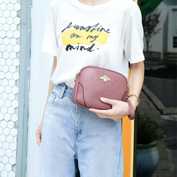 messenger bag new trendy women'sbags fashion korean style ins change pearl shoulder mini factory price other bags accessories, Black;red
messenger bag new trendy women'sbags fashion korean style ins change pearl shoulder mini factory price other bags accessories, Black;red