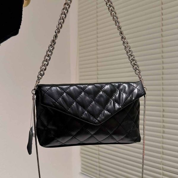 designer bag mini cloud handbag diamond lattice crossbody purse silver hardware double chain
designer bag mini cloud handbag diamond lattice crossbody purse silver hardware double chain