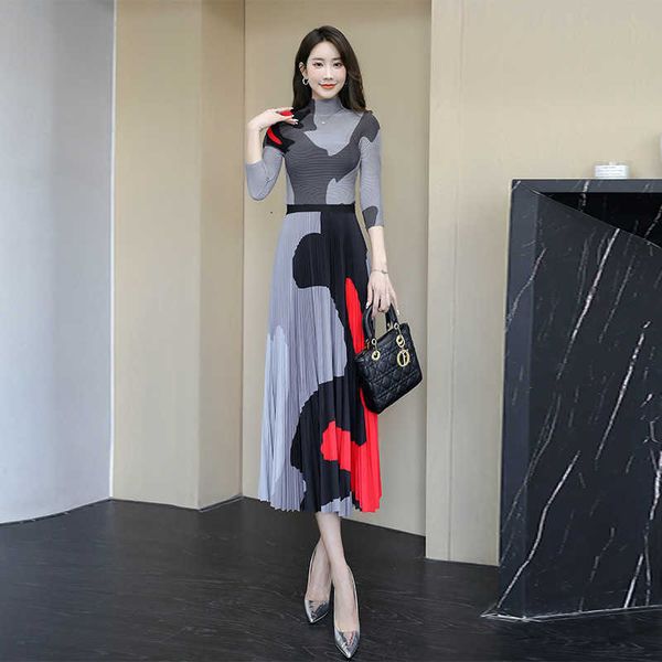 women's clothing runway dresses miyake pleated 2023 spring print set fashion slim skirt two piece chiffon wear, Black;gray
women's clothing runway dresses miyake pleated 2023 spring print set fashion slim skirt two piece chiffon wear, Black;gray