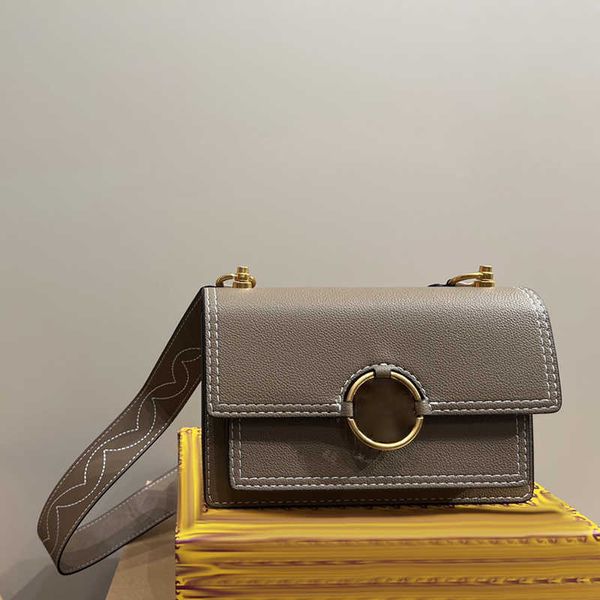 new classic designer bag 5 colors crossbodys shoulder bags women leather designer handbag vintage wide strap square messengers bags letter p
new classic designer bag 5 colors crossbodys shoulder bags women leather designer handbag vintage wide strap square messengers bags letter p