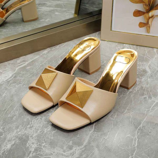 spring and summer 2023 brand's latest luxury designer leather women's sandals suspenders women's fashion fairy full sandals l, Black
spring and summer 2023 brand's latest luxury designer leather women's sandals suspenders women's fashion fairy full sandals l, Black