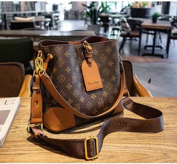 high-quality designer bag weekend neonoe women's shoulder bag leather emboiled handbag backpack bucket tote drawstring handbag crossbod
high-quality designer bag weekend neonoe women's shoulder bag leather emboiled handbag backpack bucket tote drawstring handbag crossbod