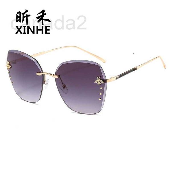 sunglasses designer new frameless cut edge little bee sunglasses metal tricolor meter nail women's versatile paint baking glasses yoaf, White;black
sunglasses designer new frameless cut edge little bee sunglasses metal tricolor meter nail women's versatile paint baking glasses yoaf, White;black