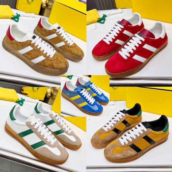 2023 new luxury designer shoes mens women gazelle sneakers velvet patchwork black red retro trainers co-branded ladies sneaker chaussures em
2023 new luxury designer shoes mens women gazelle sneakers velvet patchwork black red retro trainers co-branded ladies sneaker chaussures em