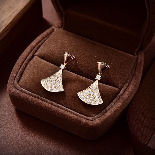 buigari fan shaped skirt series designer dangle earrings for woman diamond t0p quality classic style never fade gift for girlfriend 008, White
buigari fan shaped skirt series designer dangle earrings for woman diamond t0p quality classic style never fade gift for girlfriend 008, White