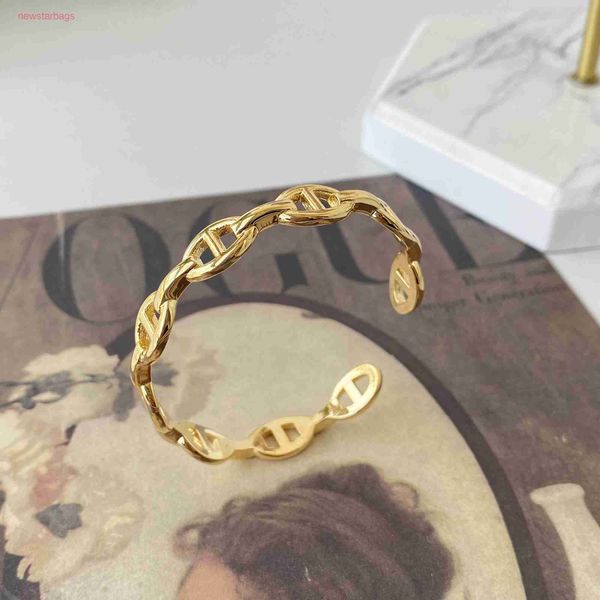 designer herms bracelet online shop 2023 new pig nose opening bracelet copper plated with real gold, Golden;silver
designer herms bracelet online shop 2023 new pig nose opening bracelet copper plated with real gold, Golden;silver