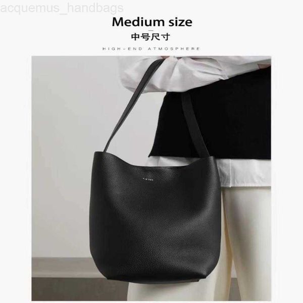 the row high-capacity bag leather bag row's layer cowhide commuter tote n/s part tote bucket
the row high-capacity bag leather bag row's layer cowhide commuter tote n/s part tote bucket