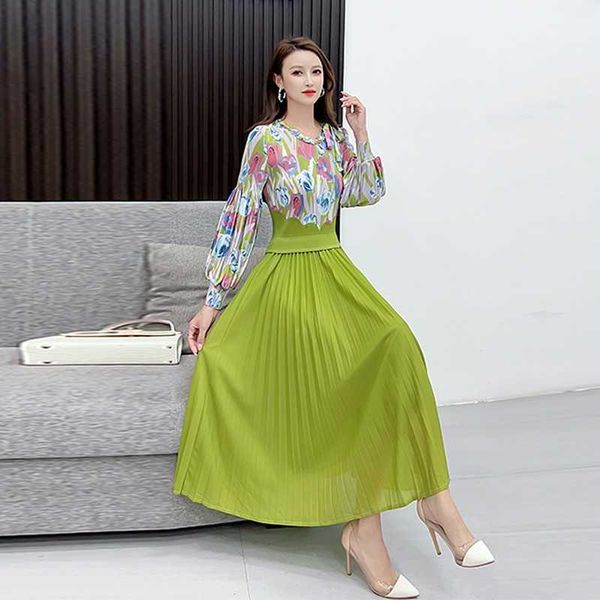 women's clothing runway dresses in spring summer of 2023 the pleated broken flowers show thin and age reducing temperament high-grade d, Black;gray
women's clothing runway dresses in spring summer of 2023 the pleated broken flowers show thin and age reducing temperament high-grade d, Black;gray