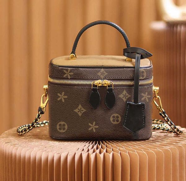 simple fashion leather handbag diagonal makeup luxury designer handbag m45165 m45598 handle classic vanity makeup clutch women's men�
simple fashion leather handbag diagonal makeup luxury designer handbag m45165 m45598 handle classic vanity makeup clutch women's men�