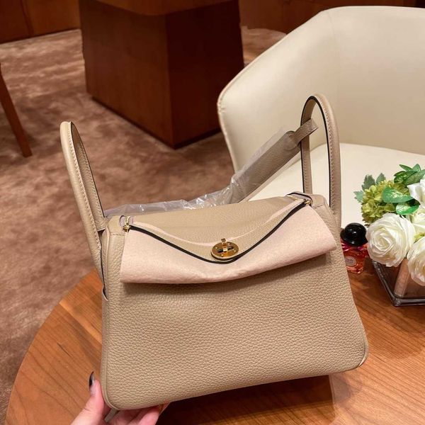 h doctor and bag family gaoding hand sewing 26 head layer cowhide women s shoulder messenger windbreaker gray gold button frdm
h doctor and bag family gaoding hand sewing 26 head layer cowhide women s shoulder messenger windbreaker gray gold button frdm