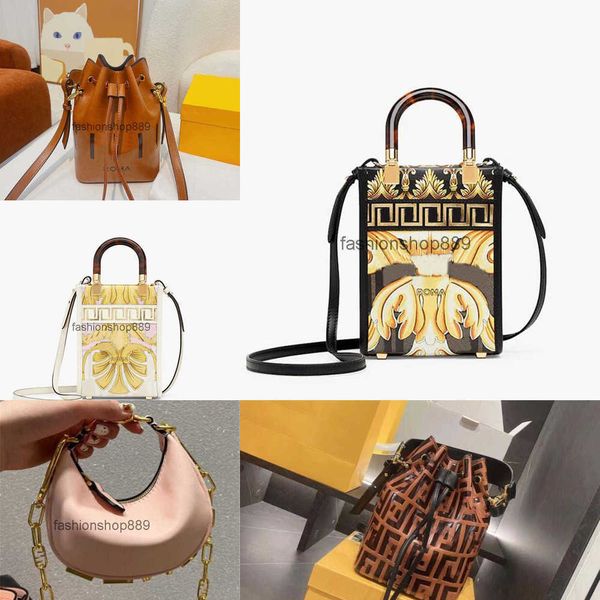 luxurys women designer handbags totes crossbody leather meenger shoulder bags embroidered mini phone bag straw bucket bag
luxurys women designer handbags totes crossbody leather meenger shoulder bags embroidered mini phone bag straw bucket bag
