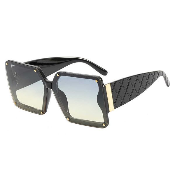 2021 physical pgraphy as shown in the figure female xiaoxiang big face sunglasses can frame glasses, White;black
2021 physical pgraphy as shown in the figure female xiaoxiang big face sunglasses can frame glasses, White;black