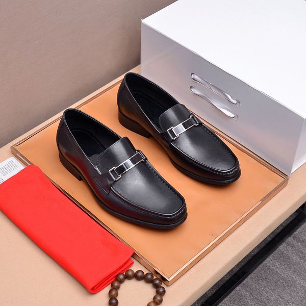 new 2023 men formal dress shoes gentlemen business shoes comfortable casual loafers brand designer party office flat shoes size 38-44, Black
new 2023 men formal dress shoes gentlemen business shoes comfortable casual loafers brand designer party office flat shoes size 38-44, Black