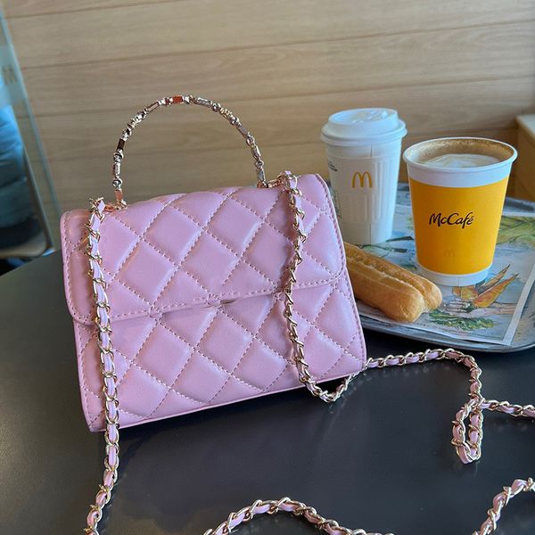 womens designer enamel buckle handle tote bags gold metal hardware matelasse chain crossbody shoulder vantiy cosmetic case luxury clutch han
womens designer enamel buckle handle tote bags gold metal hardware matelasse chain crossbody shoulder vantiy cosmetic case luxury clutch han