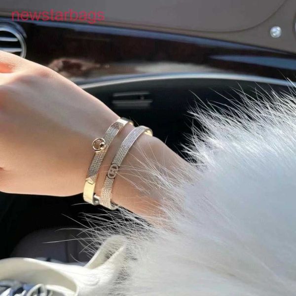 designer herms bracelet online shop heavy industry bracelet sterling silver full diamond pig nose for women light luxury exquisite and high, Golden;silver
designer herms bracelet online shop heavy industry bracelet sterling silver full diamond pig nose for women light luxury exquisite and high, Golden;silver