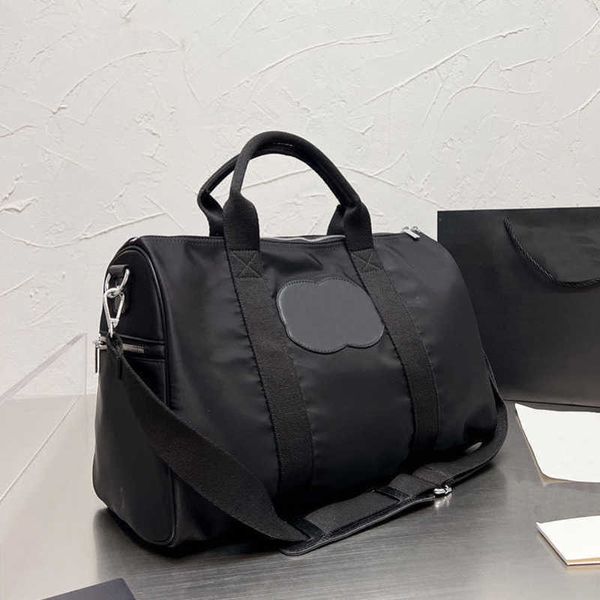 duffel bags men designer luggage womens designer bag nylon luxurys handbag travelling designers cross body handbag fashion classic 221128
duffel bags men designer luggage womens designer bag nylon luxurys handbag travelling designers cross body handbag fashion classic 221128