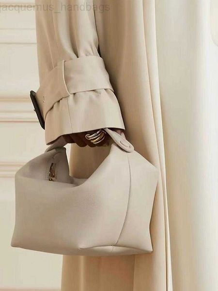 the row the designer bags layer cowhide and winter design texture lunch box bucket bag female leather handbag
the row the designer bags layer cowhide and winter design texture lunch box bucket bag female leather handbag